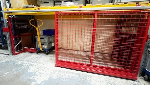 RHS sliding door 