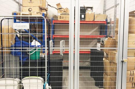 Longspan in mesh cage